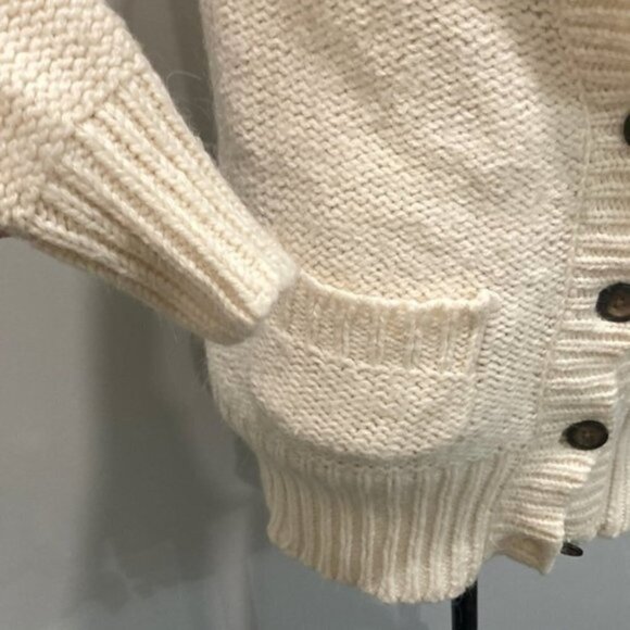 Aritzia Wool Chunky Knit Cardigan - Picture 6 of 16